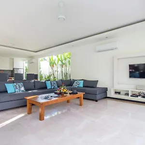 villa-aquila.hotelsseminyak.net/