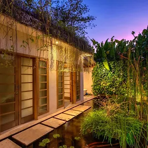villa-bali-asri-batubelig.ubudhotelsnow.com/